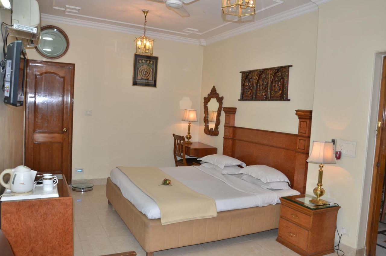 Bajaj Indian Home Stay Yeni Delhi Dış mekan fotoğraf