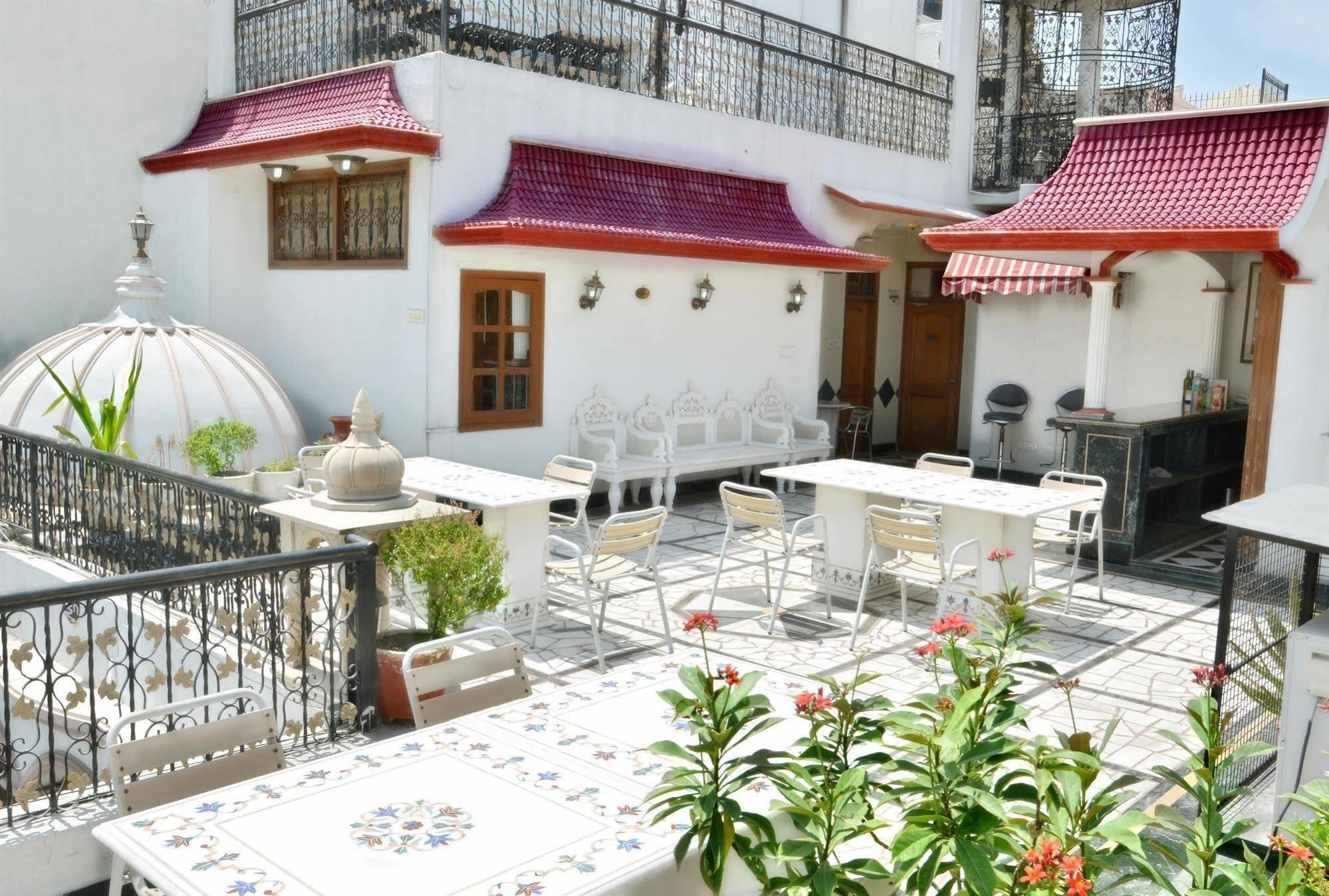 Bajaj Indian Home Stay Yeni Delhi Dış mekan fotoğraf
