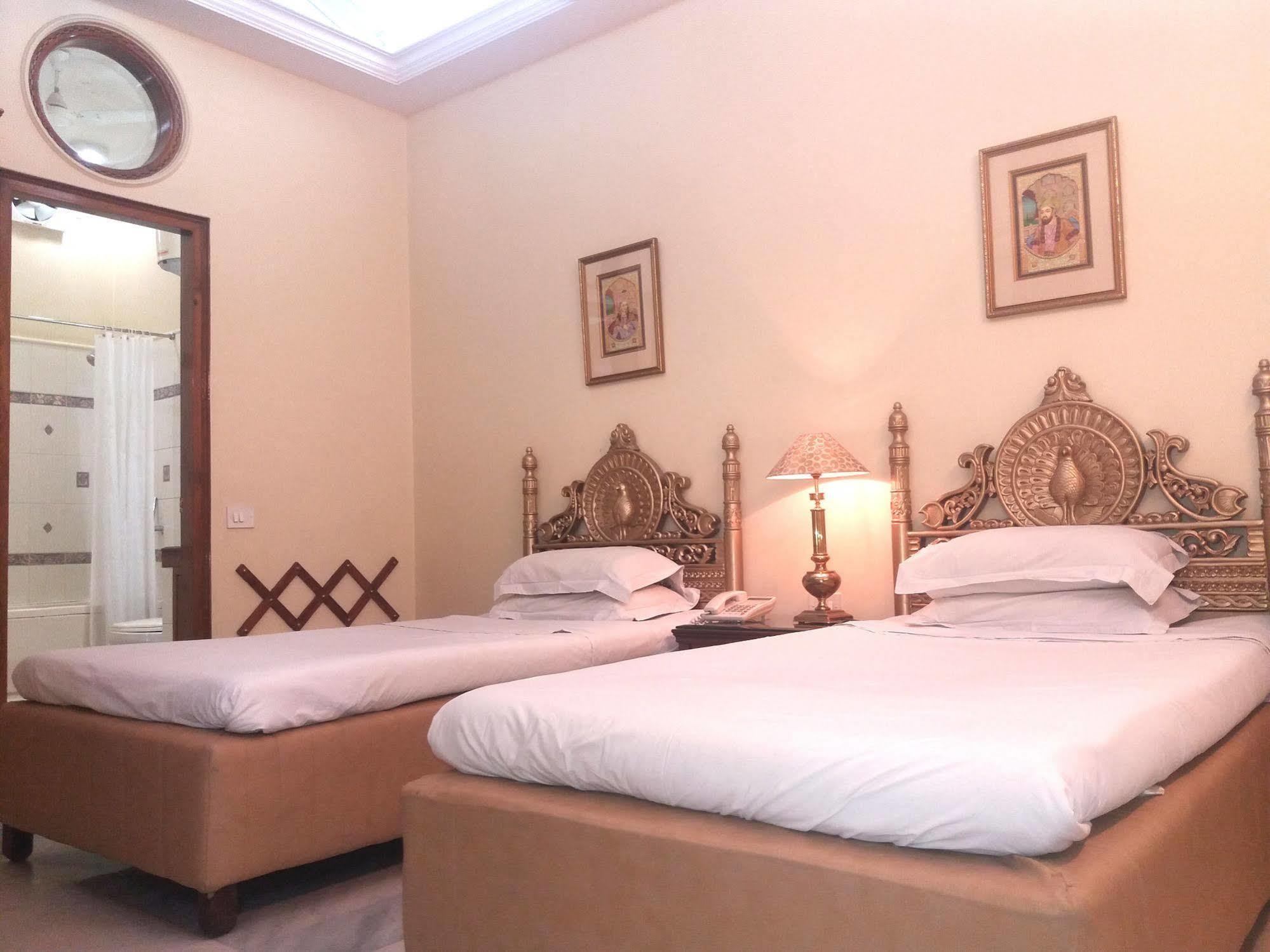 Bajaj Indian Home Stay Yeni Delhi Dış mekan fotoğraf