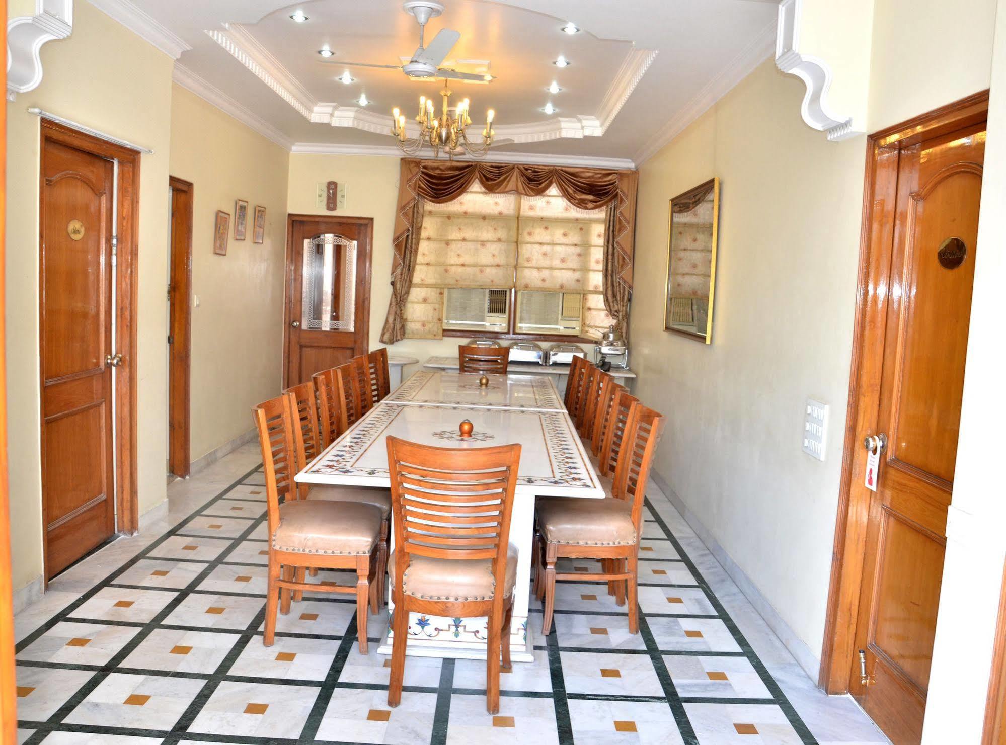 Bajaj Indian Home Stay Yeni Delhi Dış mekan fotoğraf