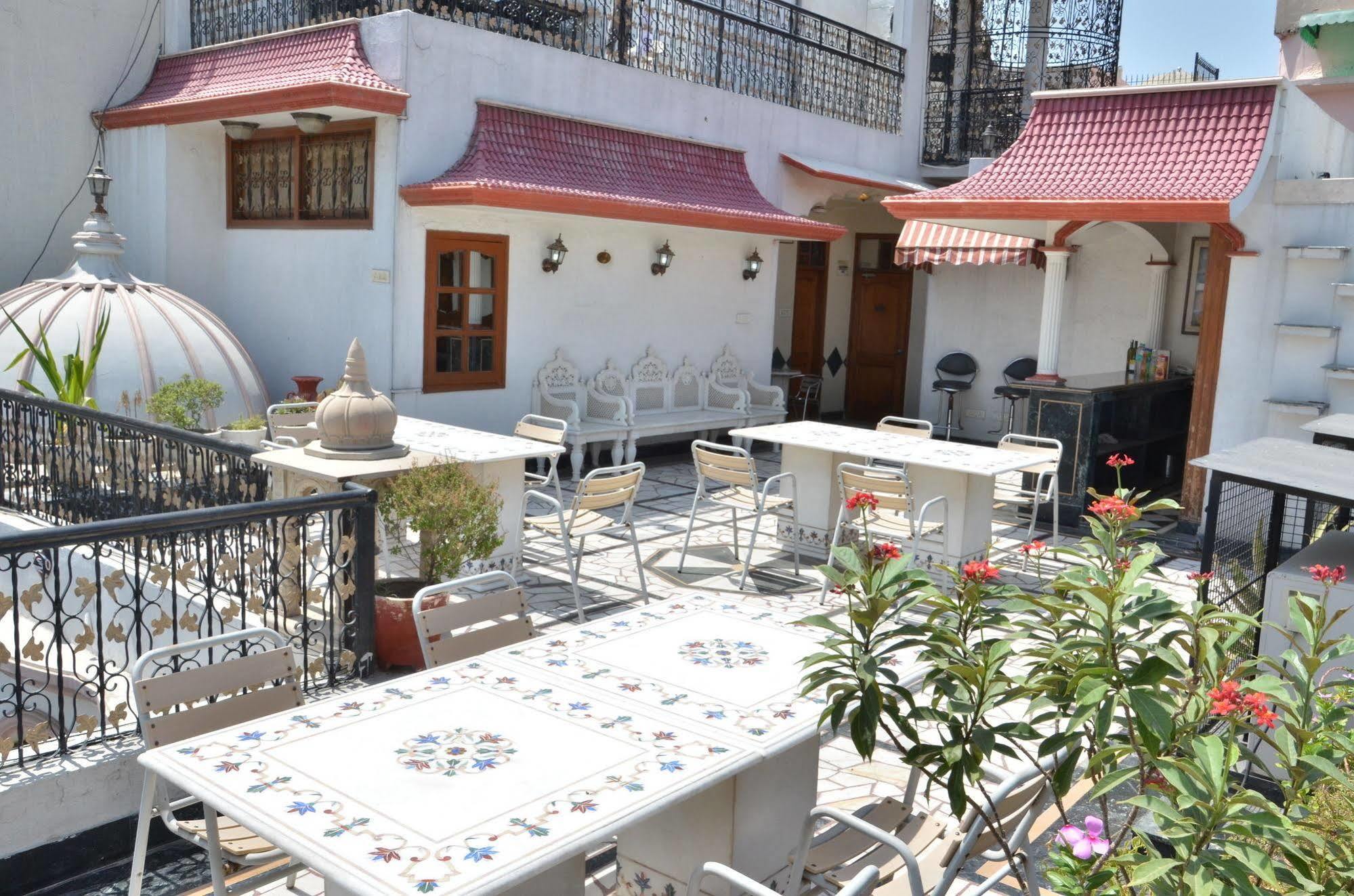 Bajaj Indian Home Stay Yeni Delhi Dış mekan fotoğraf