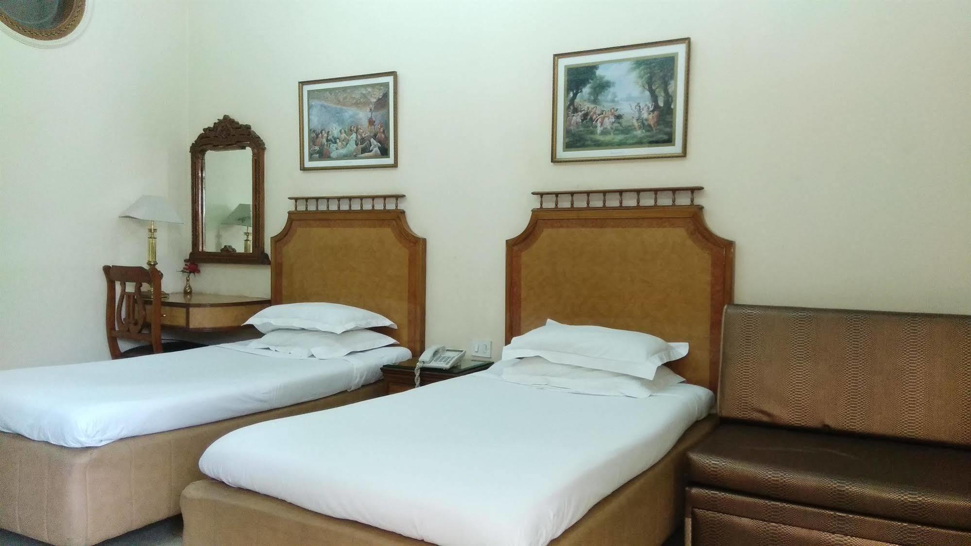 Bajaj Indian Home Stay Yeni Delhi Dış mekan fotoğraf